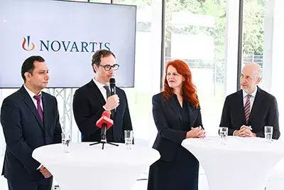 Podium: Kuntal Baveja, Roland Gander, Cornelia Hagele und Martin Kocher