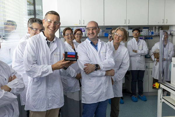 Ein Andenken aus dem 3D-Drucker - Kreatives Erinnerungsstück zur Einweihung des neuen Automatisierungssystems.