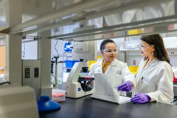 Women scientists in lab