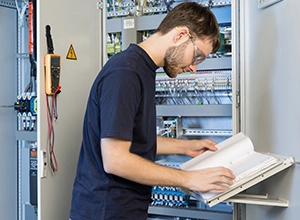 Automatiker im Dienst