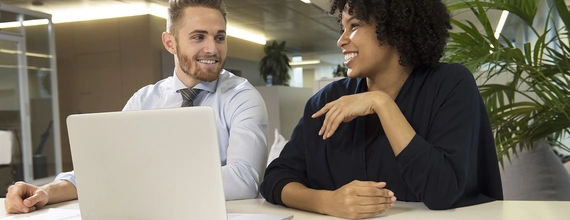 Novartis Kollegen in einer Besprechung