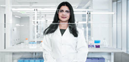 Wissenschaftlerin im Labor