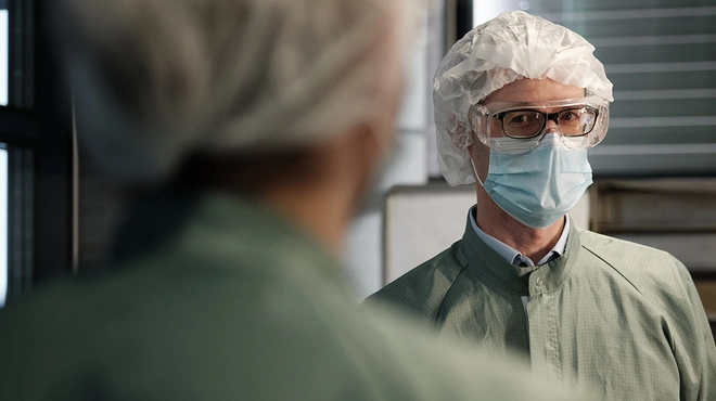 Ein Interview mit Joachim Momm, Leiter des Steriles Werks in Stein, über die bevorstehende Impfstoffproduktion  Entretien avec Joachim Momm, directeur de l'usine de stérilisation de Stein, sur la production prochaine de vaccins