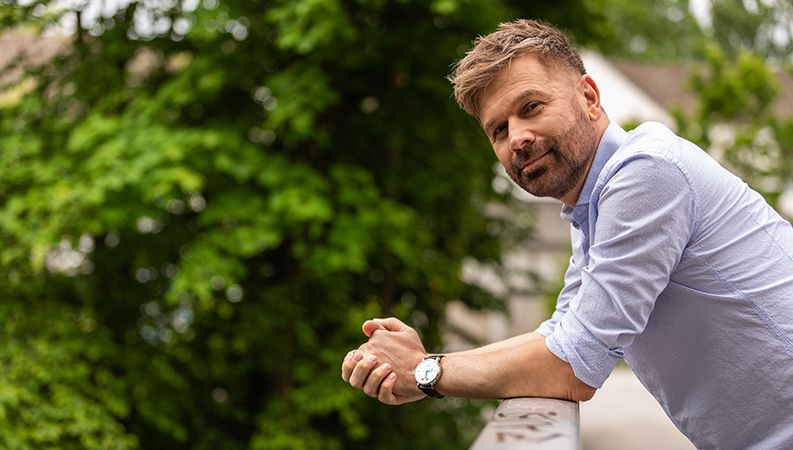 Neven a surmonté le premier choc après le diagnostic du cancer de la peau et voulait apprendre ce qu’il peut faire pour sa santé.