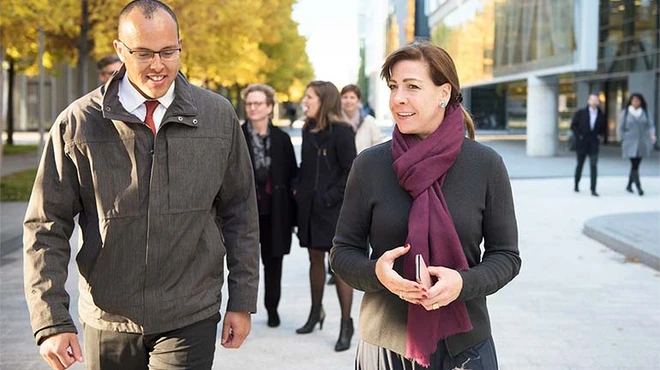 Ich habe was, was du nicht siehst Walking and Talking