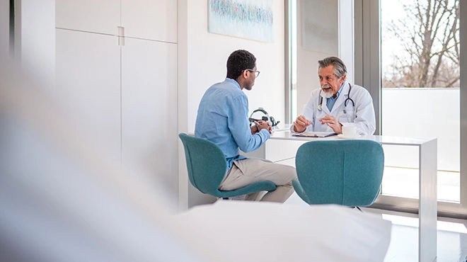 Beratung in einer modernen Arztpraxis