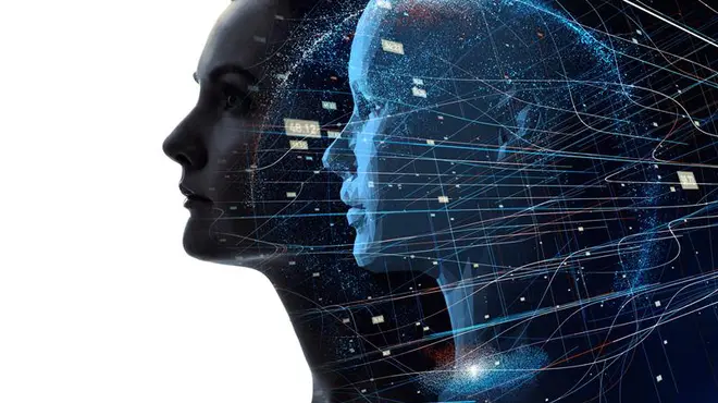 Im Hintergrund das Gesicht einer Frau, im Vordergrund ein digitales Abbild mit Linien und Zahlen.