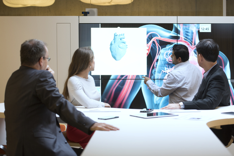 Reunión de trabajadores sobre cardiología