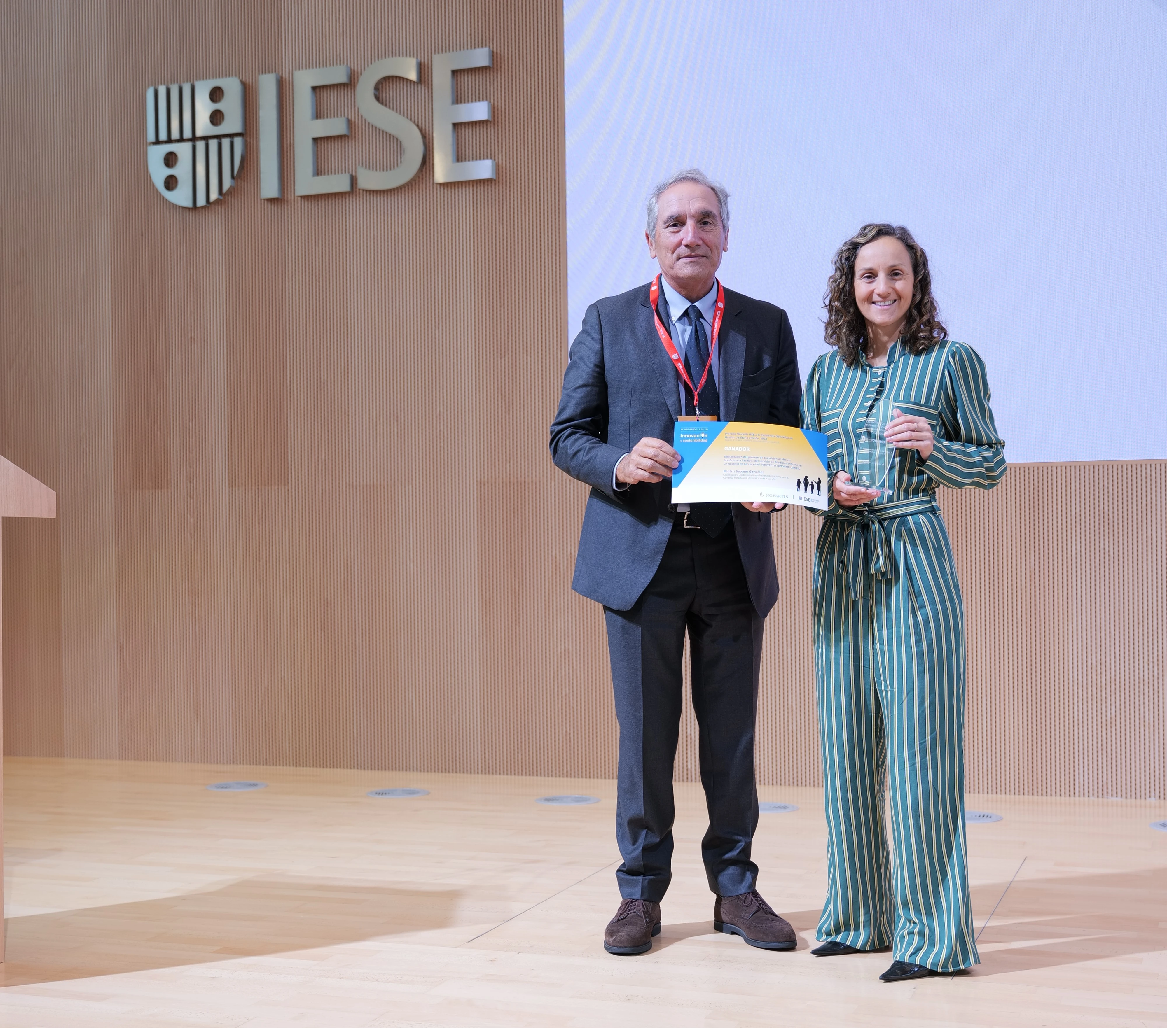 Beatriz Seoane, del CHUAC (ganadora cateogoría II)