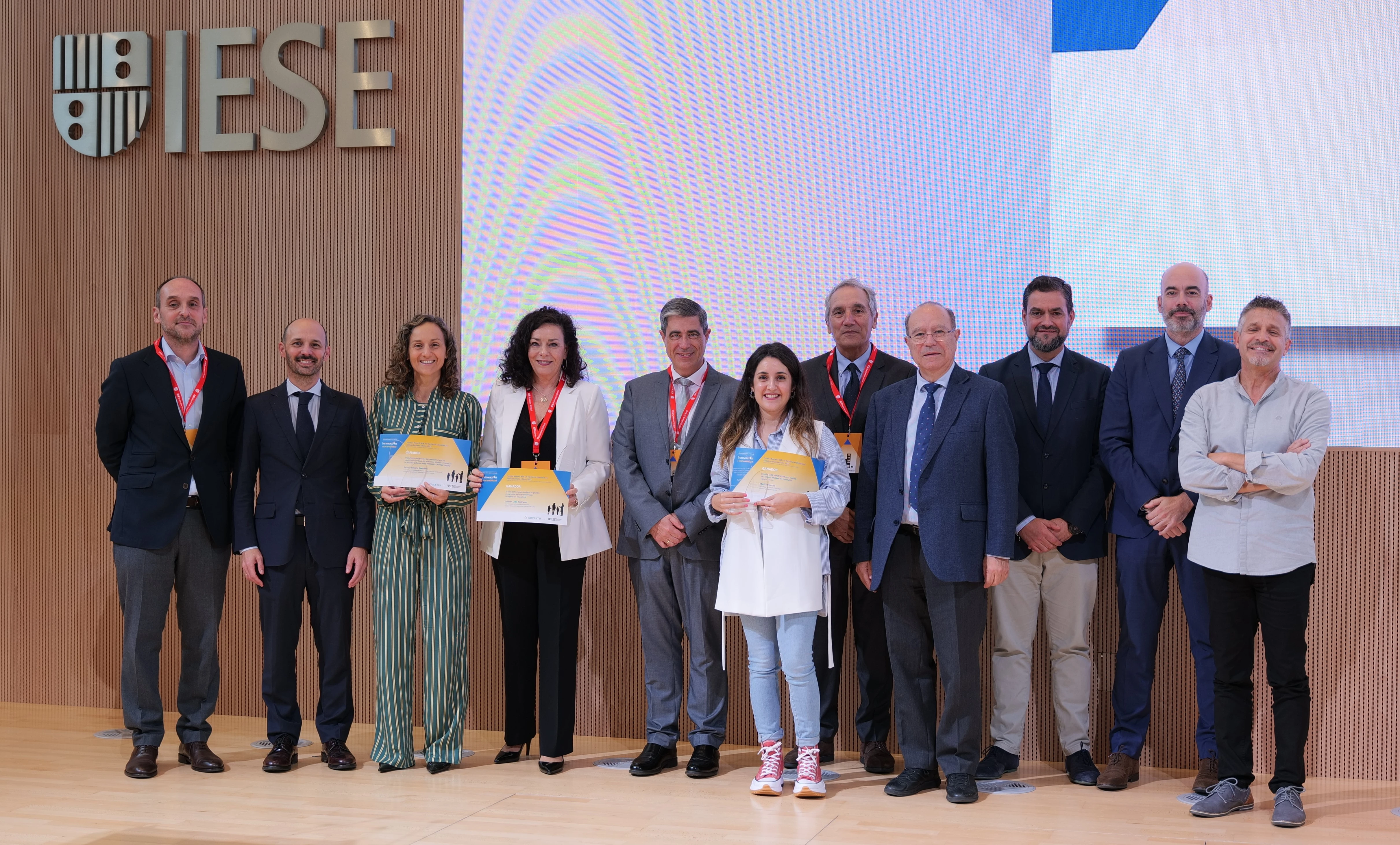 Foto de grupo de los ganadores IESE