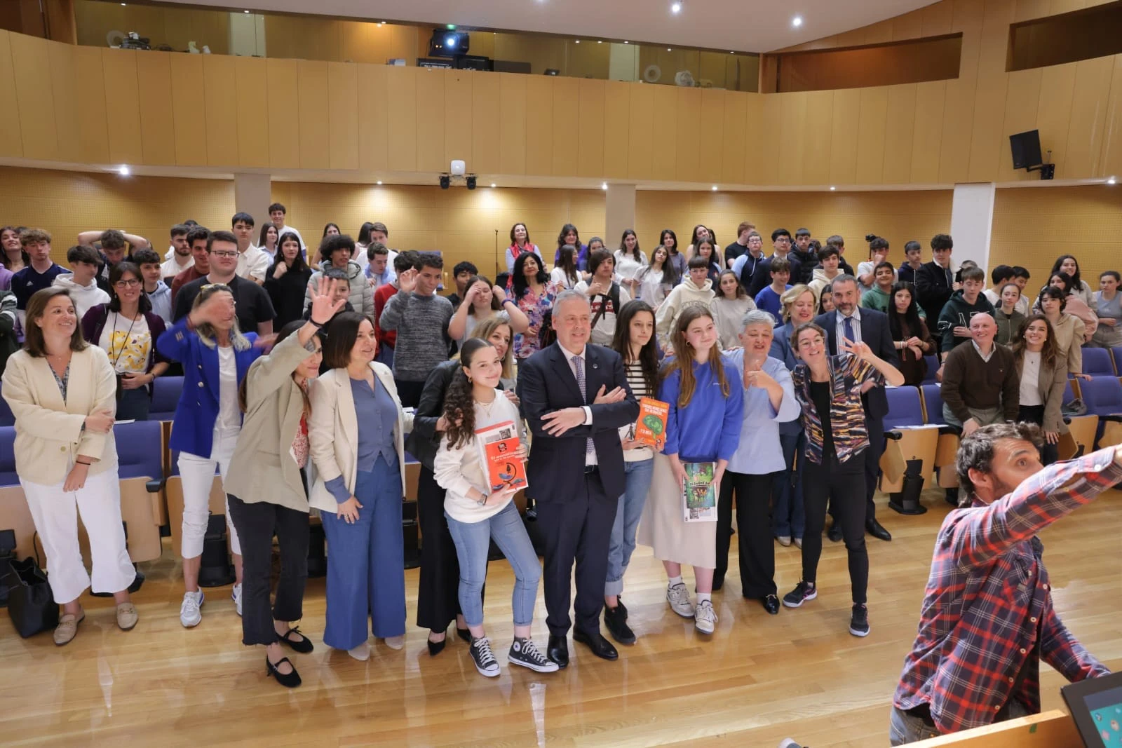 El proyecto “Los ensayos clínicos” del IES Agra de Orzan gana la II edición de Reimagina la Ciencia en Galicia 