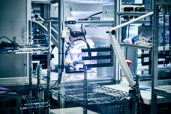 Investigadora en laboratorio