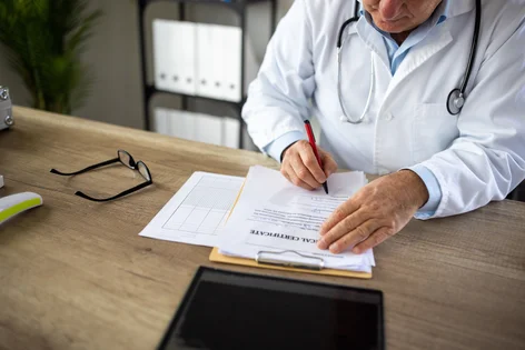 Raport reactii adverse