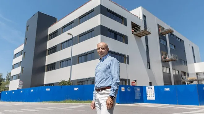 Robert Hribar Robert Hribar