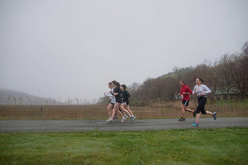 Jennifer running a marathon in Ipschiw