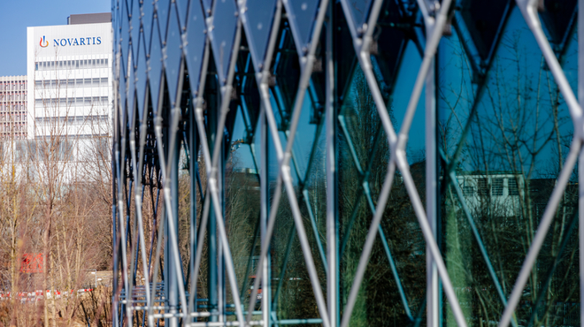 Novartis Pavillon with Banting 1 in the background